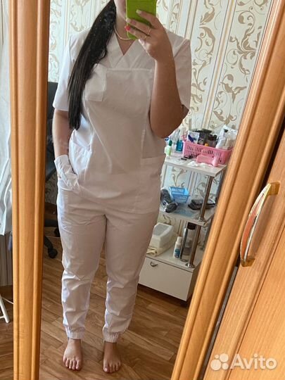 Медицинский костюм женский