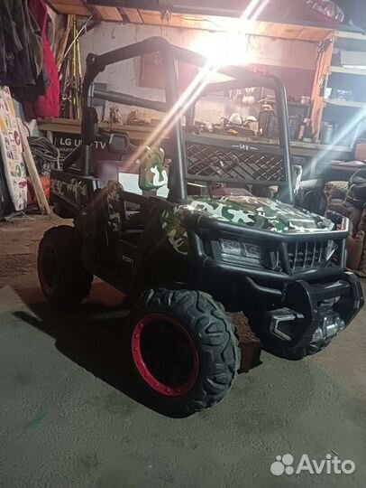 Детская машина электромобиль с пультом бу