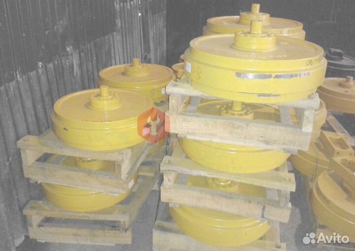 Ленивец JCB JS240