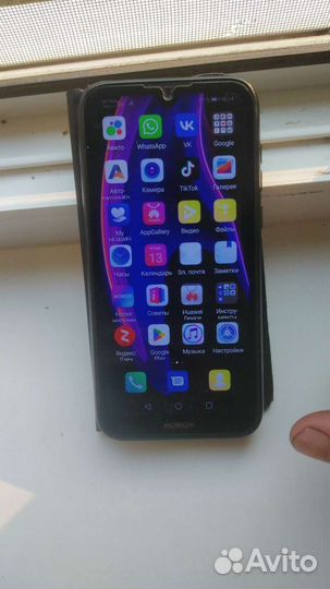 Телефон honor 8s