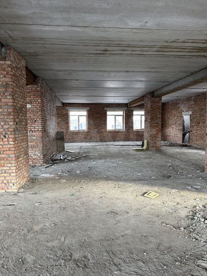 Здание, 1400 м²