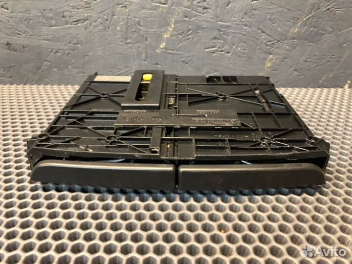 Подстаканник Mercedes-Benz Sl500 230.475 M 113.963