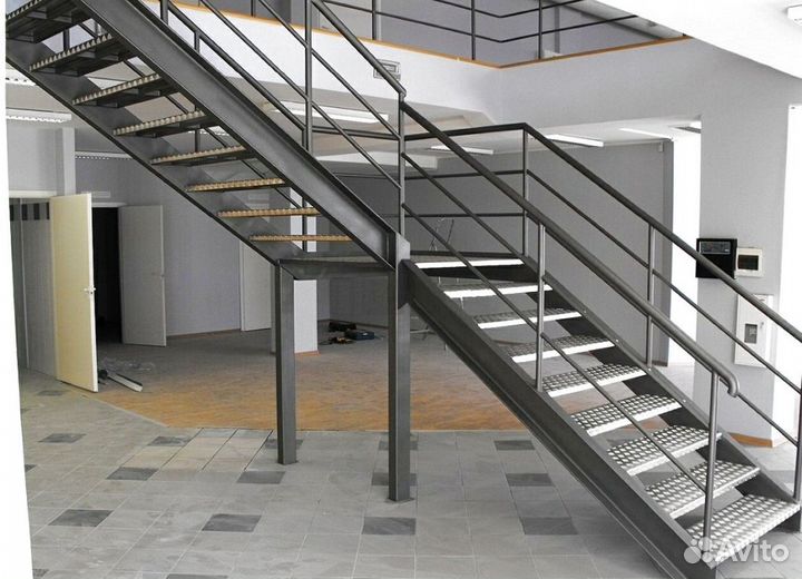 Металлическая лестница дизайн 5477