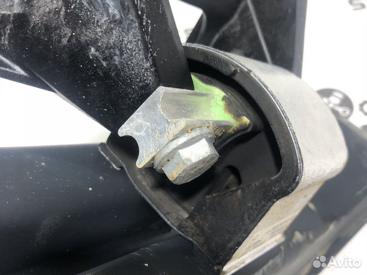 Кронштейн опора АКПП Mercedes W205