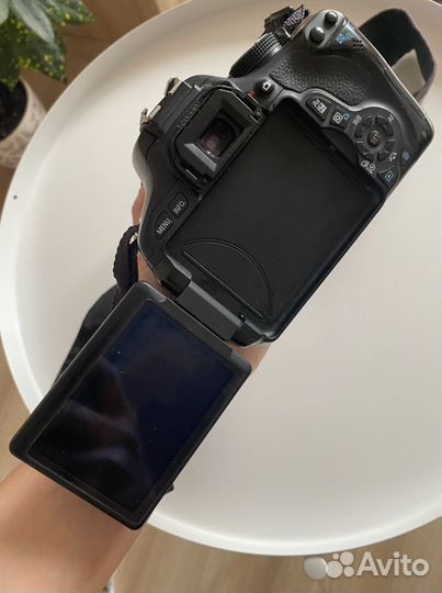 Зеркальный фотоаппарат Canon 600D 28-135