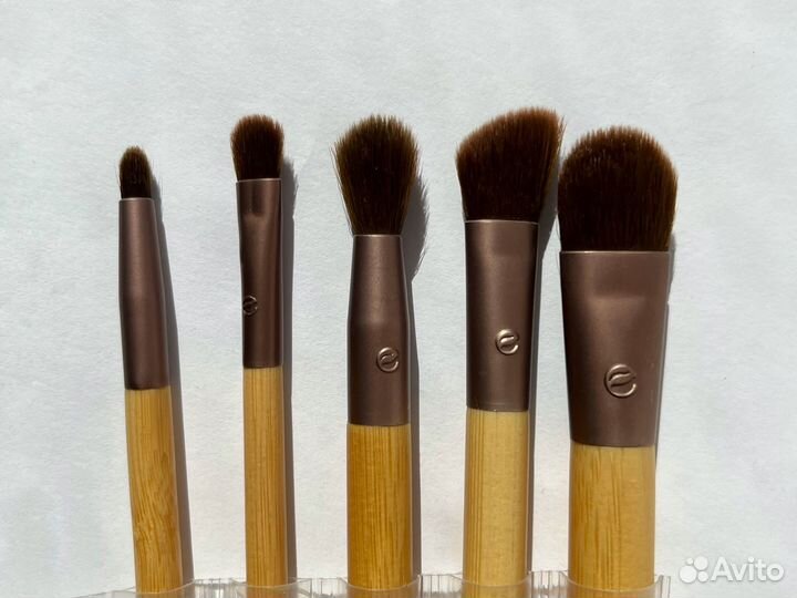 Кисти для макияжа натуральные EcoTools