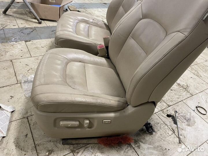Комплект сидений Toyota Land Cruiser 200