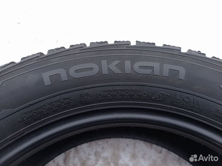 Nokian Tyres Hakkapeliitta CR3 215/60 R17C