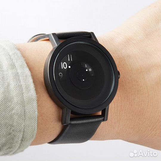 Часы Reveal Watch