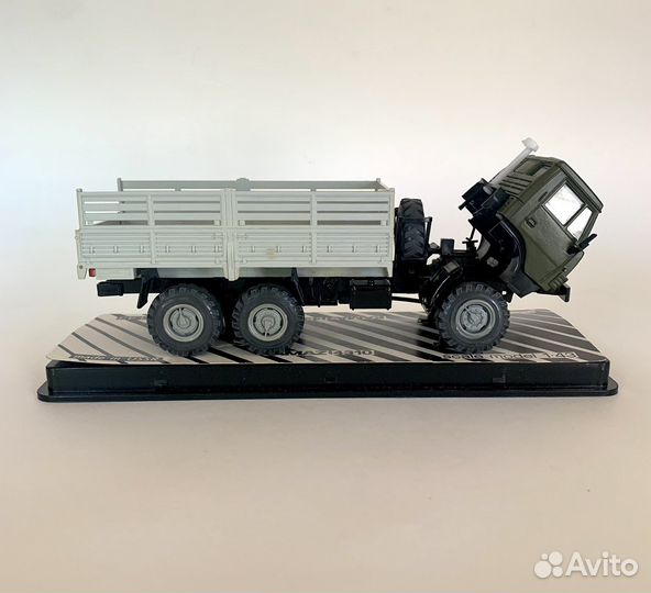 Модель 1:43 камаз 4310