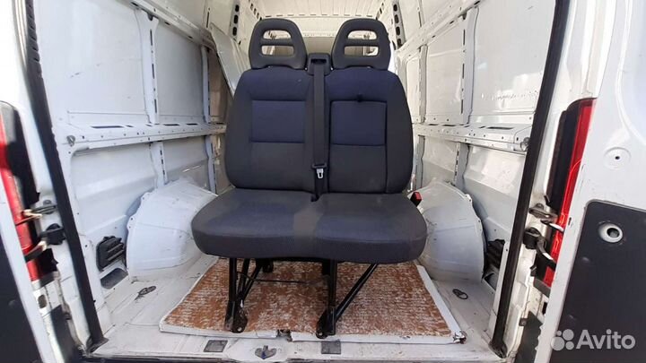 Передние сидения пассажирские citroen jumper