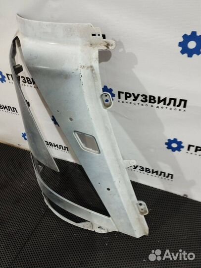 Окантовка правой фары Volvo FH5 84448800