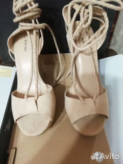 Босоножки 38