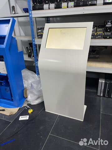 Информационный киоск 22 сенсорный терминал