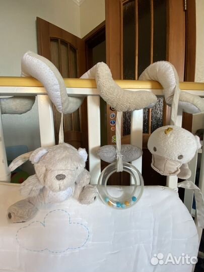 Бортик, одеяло, мобиль, подвесная игрушка спираль