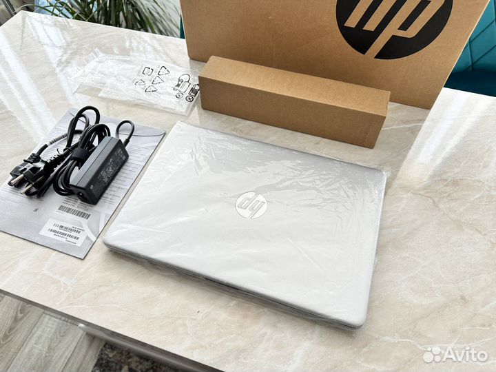 Новый ноутбук hp Ryzen 5300U 8Gb 256Gb Win 11