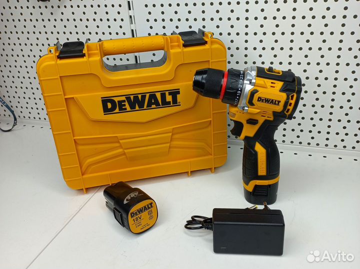 Шуруповерт бесщеточный DeWalt компактный