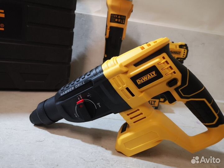 Шуруповёрт+перфоратор+ушм 125 DeWalt