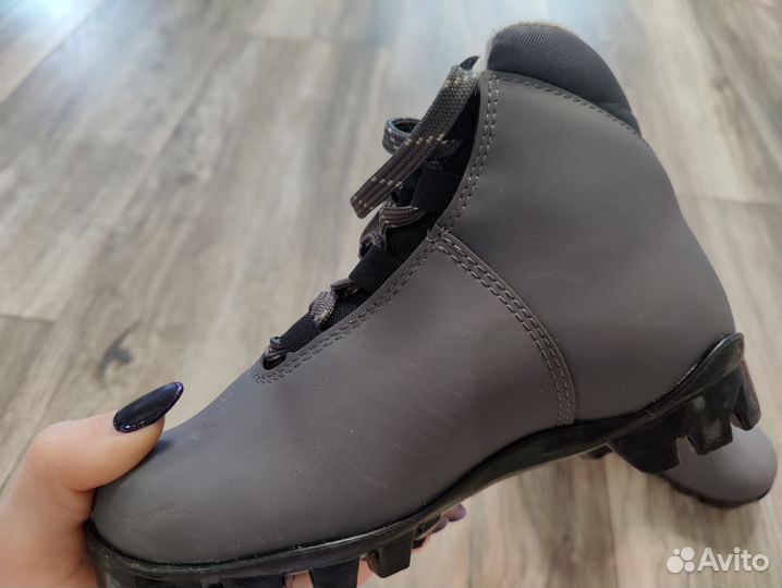 Лыжные ботинки детские 32р