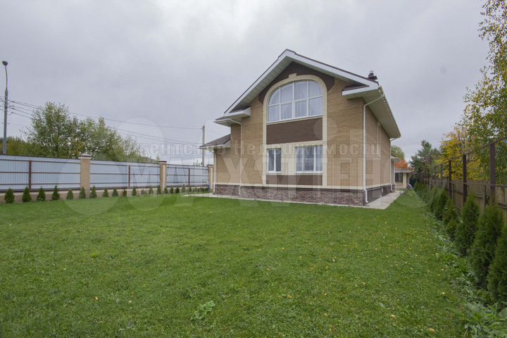 Дом 230 м² на участке 10 сот.