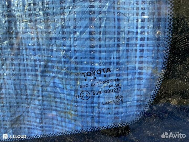 Лобовое стекло на toyota camry axvh70, ASV70, ASV7