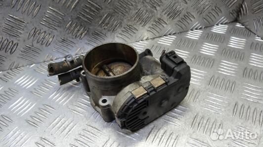 Дроссельная заслонка бензиновая audi A8 D2 (8LV02C