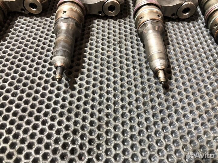 Комплект топливных форсунок Iveco Stralis