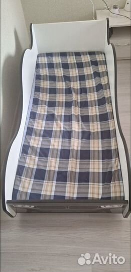 Детская кровать машинка