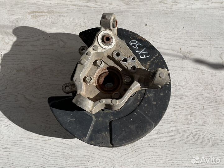 Infiniti FX 50 Цапфа задняя