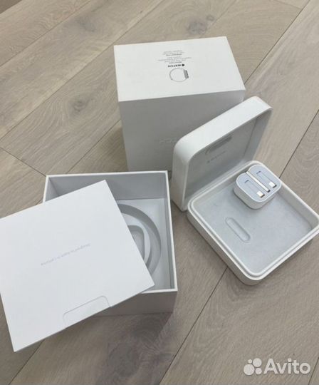 Коробки Apple Airpods, Apple Watch, Powerbeats