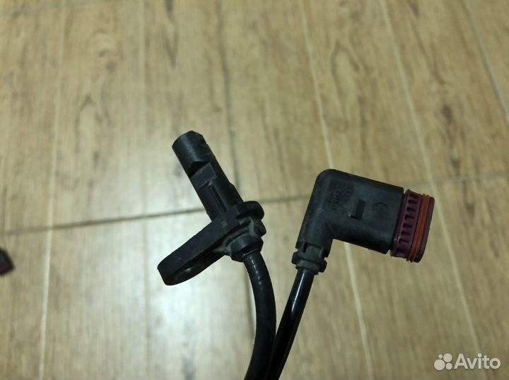 Датчик ABS задний Mercedes W211 W219