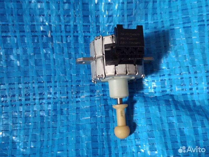 Моторчик корректора фар BMW 63116938563