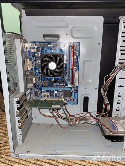 Материнская плата с процессором и памятью