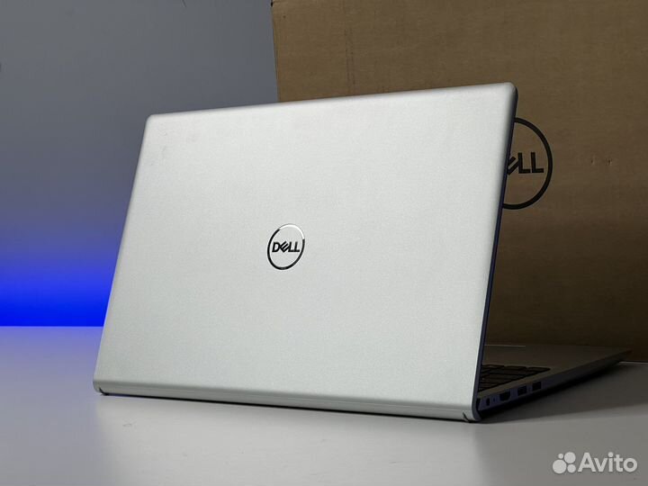 Шустрый ноутбук IPS 8G озу SSD256g Core i3 11th