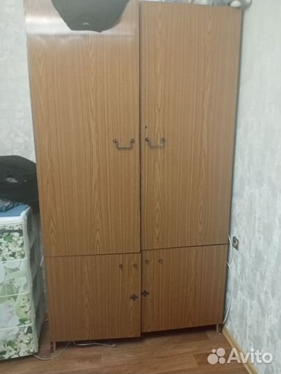 Шкаф