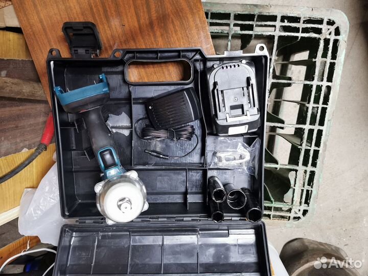 Гайковерт аккумуляторный