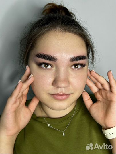 Долговременая укладка бровей