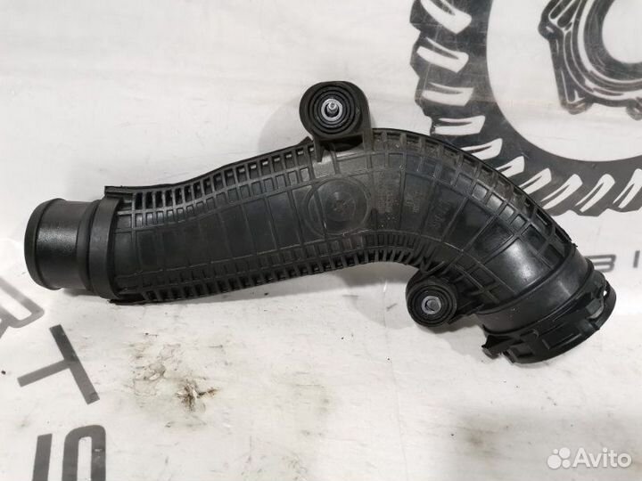 Патрубок интеркулера Volkswagen Tiguan 2008-2011