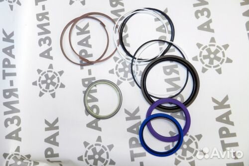 Ремкомплект гидроцилиндра стрелы Hitachi ZX75UR