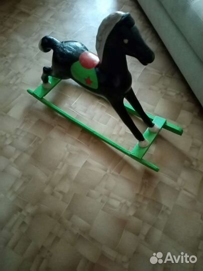 Лошадь качалка