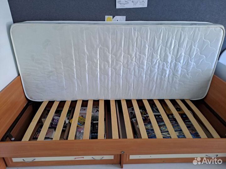 Детская кровать с матрасом