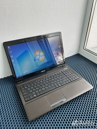 Ноутбук Asus Intel Core i3/HD/4gb/320gb/новая АКБ