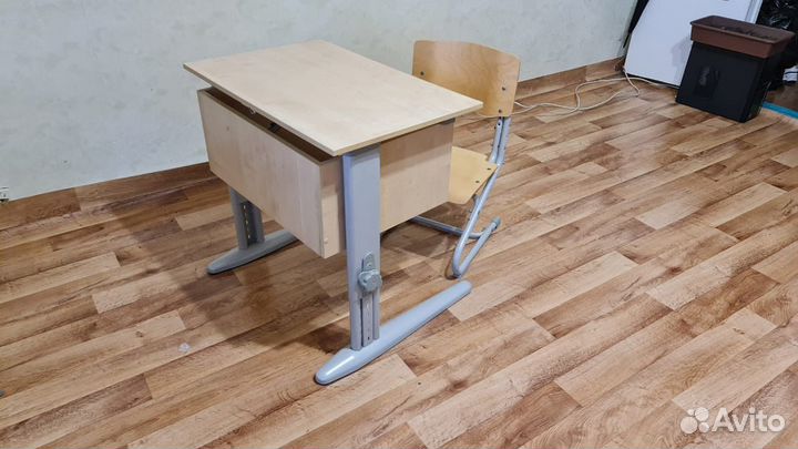Парта трансформер и стул