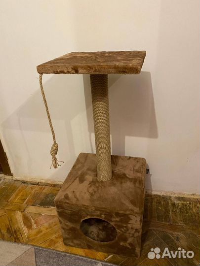 Домик для кошки с когтеточкой