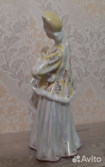 Фарфоровая статуэтка Дулево,Лебедушка