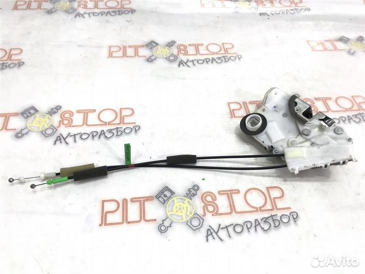 Замок двери передний правый Toyota prius ZVW30 20