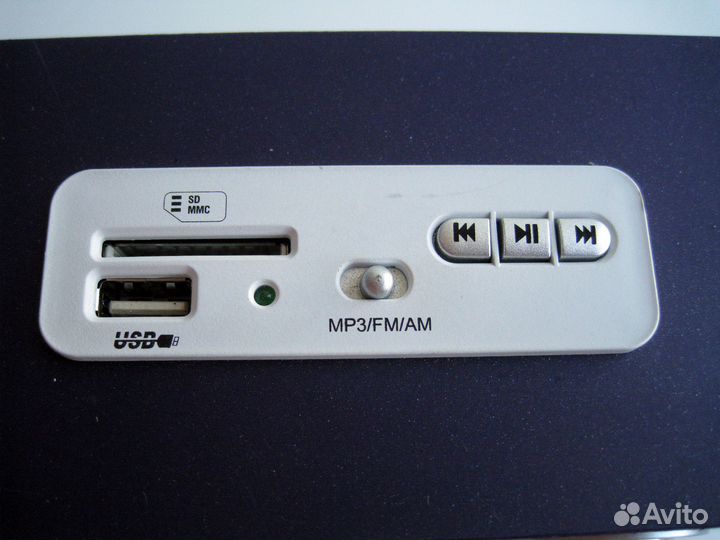 Радиоприемник с часами и метео Hyundai H-1611новый