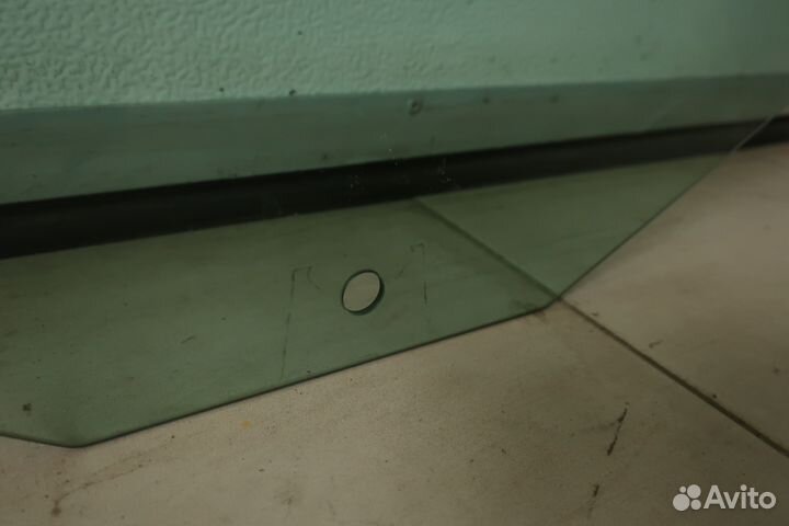 Стекло двери заднее правое Skoda Fabia 2 хэтчбек