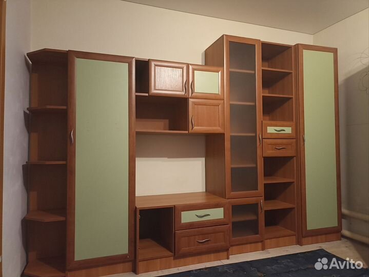 Стенка в гостиную