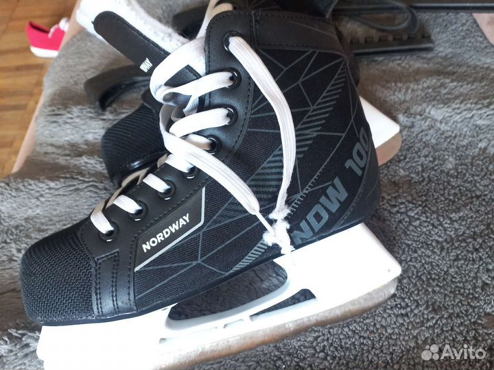 Коньки хокейные